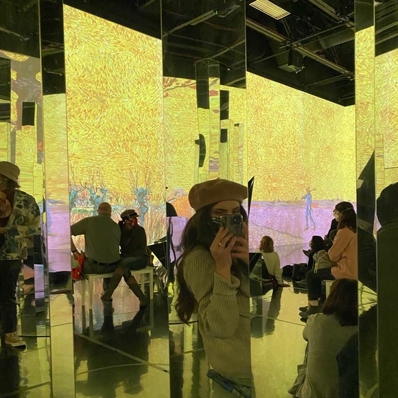 Meet your Posher, Andrea - Picture 1 of 1